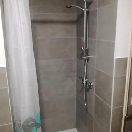 Skofije Ob Parenzani * Spodnje Skofije