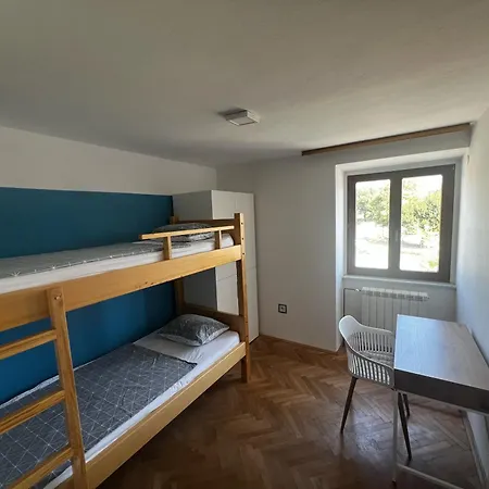 Skofije Ob Parenzani 旅馆 *
