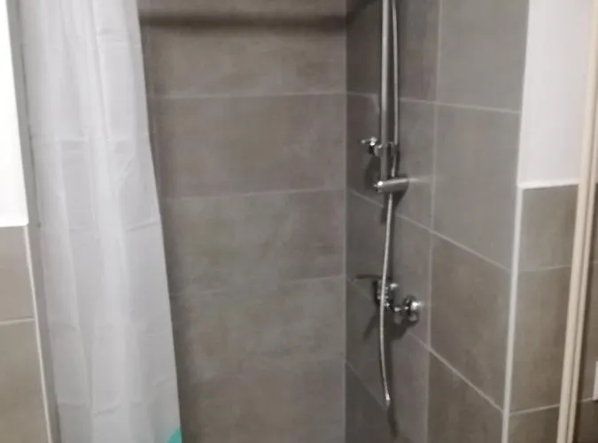 Skofije Ob Parenzani * Spodnje Skofije