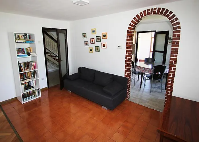 Hostel Skofije Ob Parenzani *